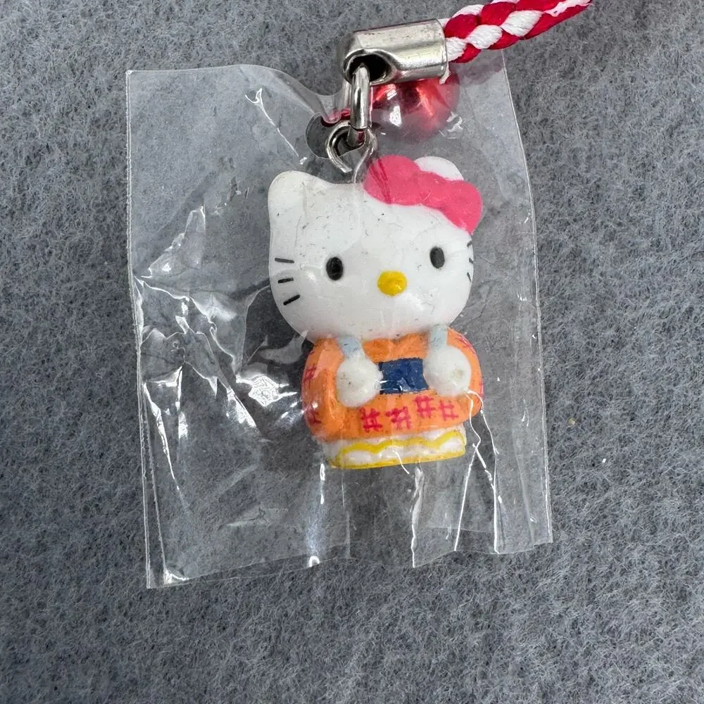 2000 Hello Kitty Gotochi Izu no odoriko Keychain Phone‎ Strap